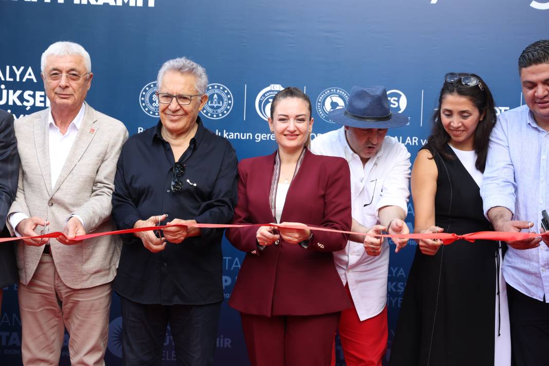 Antalya Kitap Fuarı 15. Yılında: İlk Kez Başkan Böcek’siz Açıldı 9